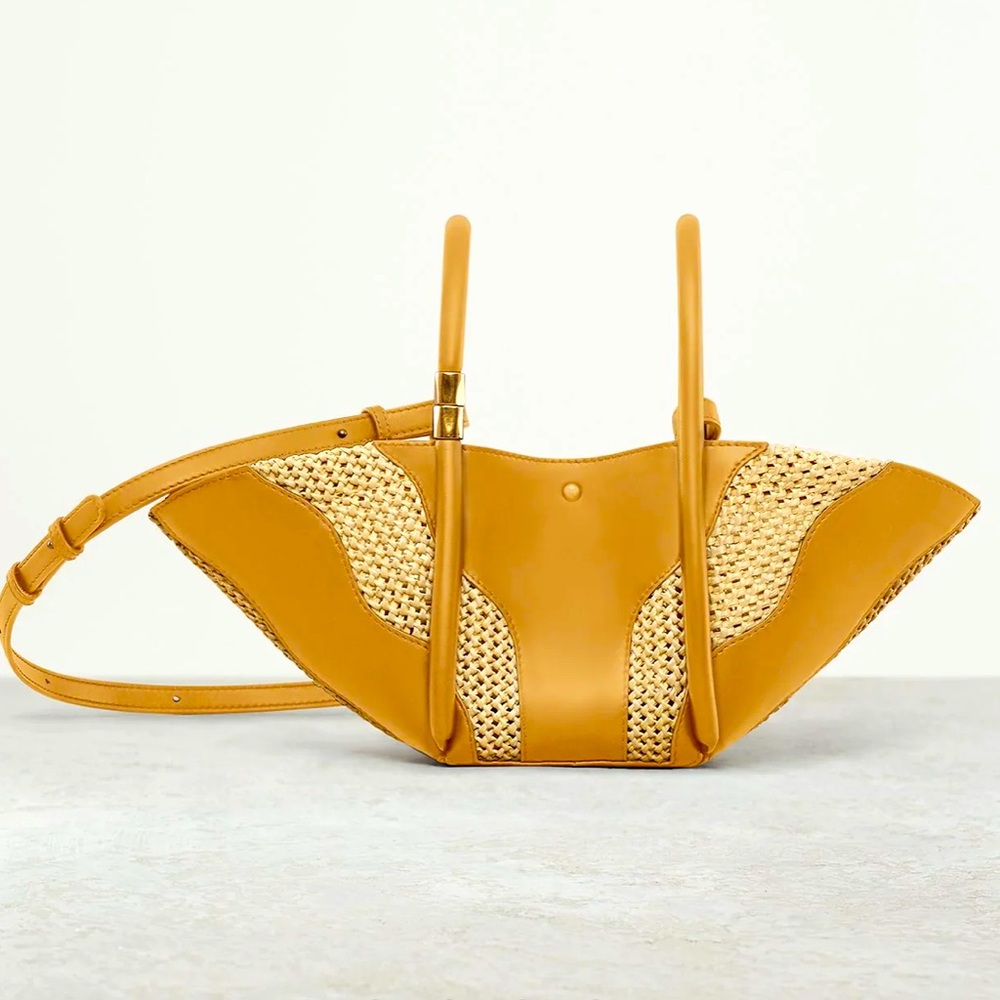 BOYY raffia caramel beige purse